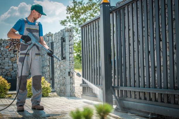 Best Animal Enclosure Cleaning  in Trenton, FL